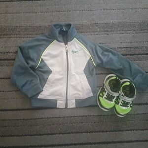 NWOT NIKE 2T ZIP UP AND 6W STRIDE RIGHT TENNIS SHOES